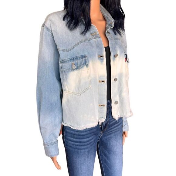 Levi’s Denim Trucker Jacket - Picture 2 of 5